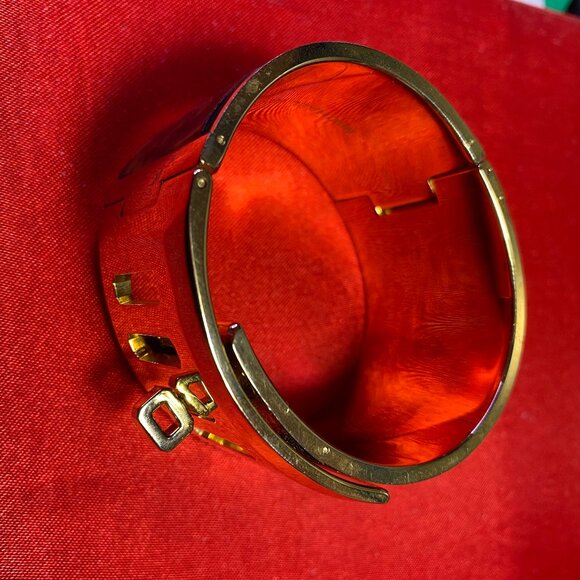 Michael Kors Turn Lock Tortoise Print Bracelet - Picture 6 of 8